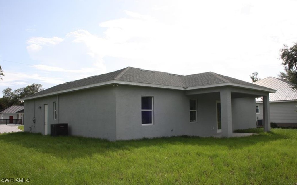 1042 N Bronze Ct Property Photo 3
