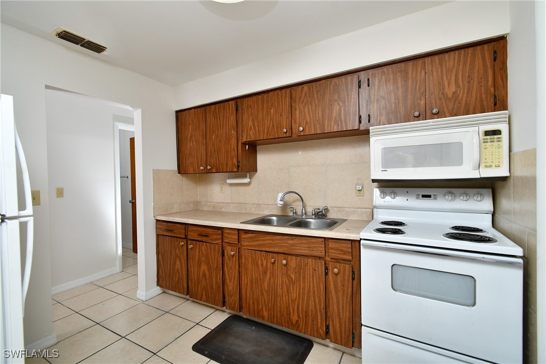 20 Pinewood Blvd Property Photo 12