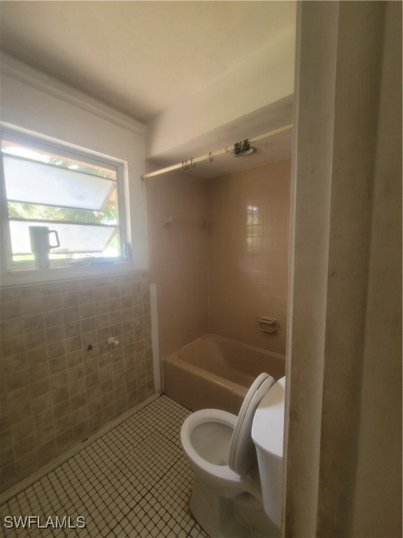 4839 Hampton Ct Property Photo 4