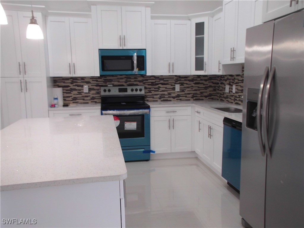1147 Antonio St E Property Photo 8