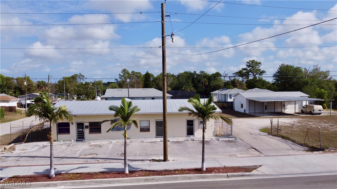10401 W Terry St Property Photo 3