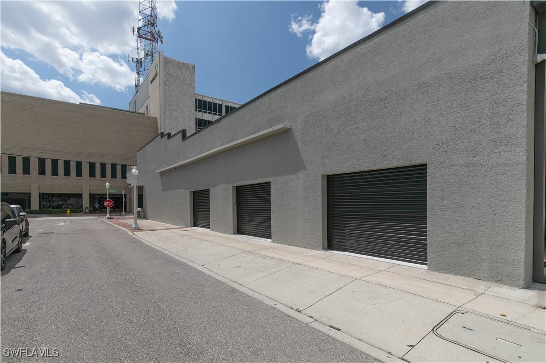 1529 Lee St Property Photo 15