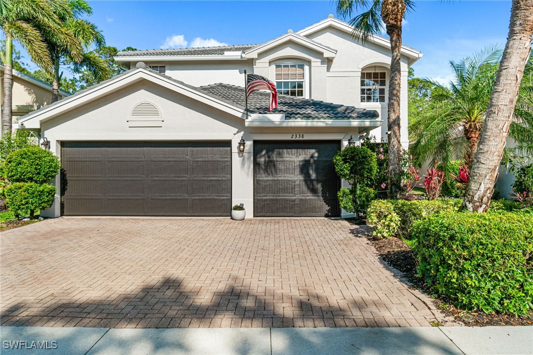 2338 Butterfly Palm Dr Property Photo 5