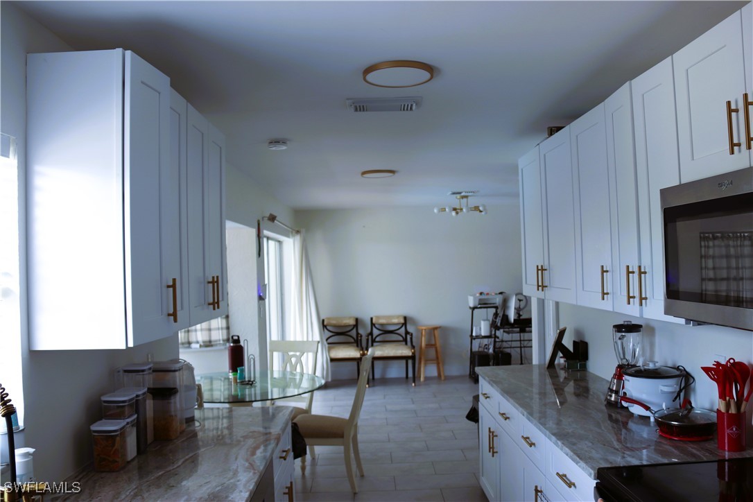 18254 Lowe Dr Property Photo 3