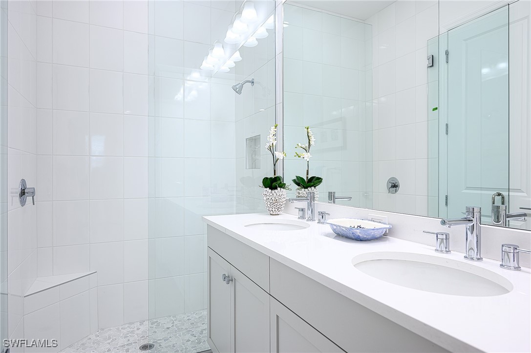 7251 Saona Ct Property Photo 17