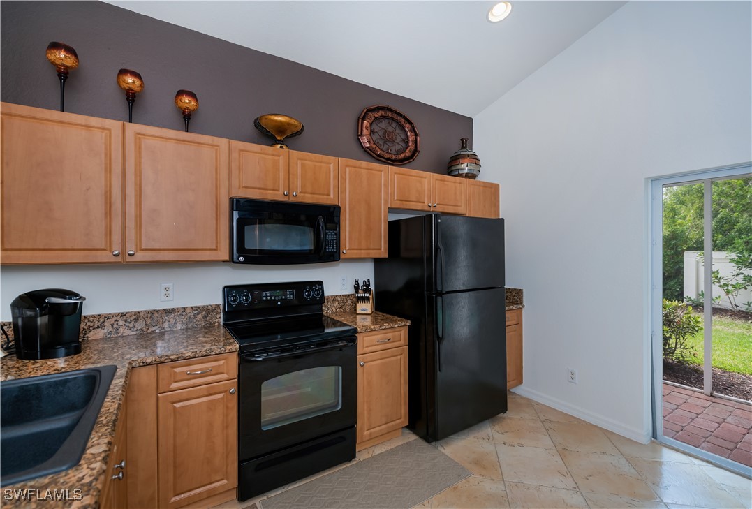 2335 Summersweet Dr Property Photo 5