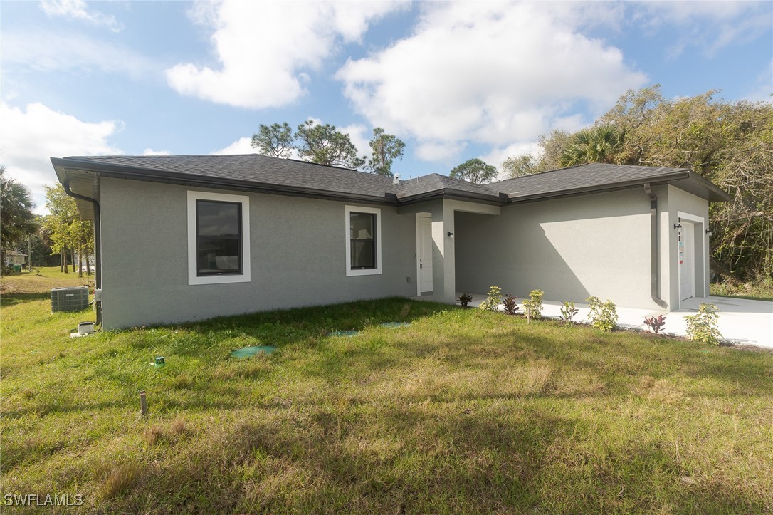 8048 Sherwood Cir Property Photo 2