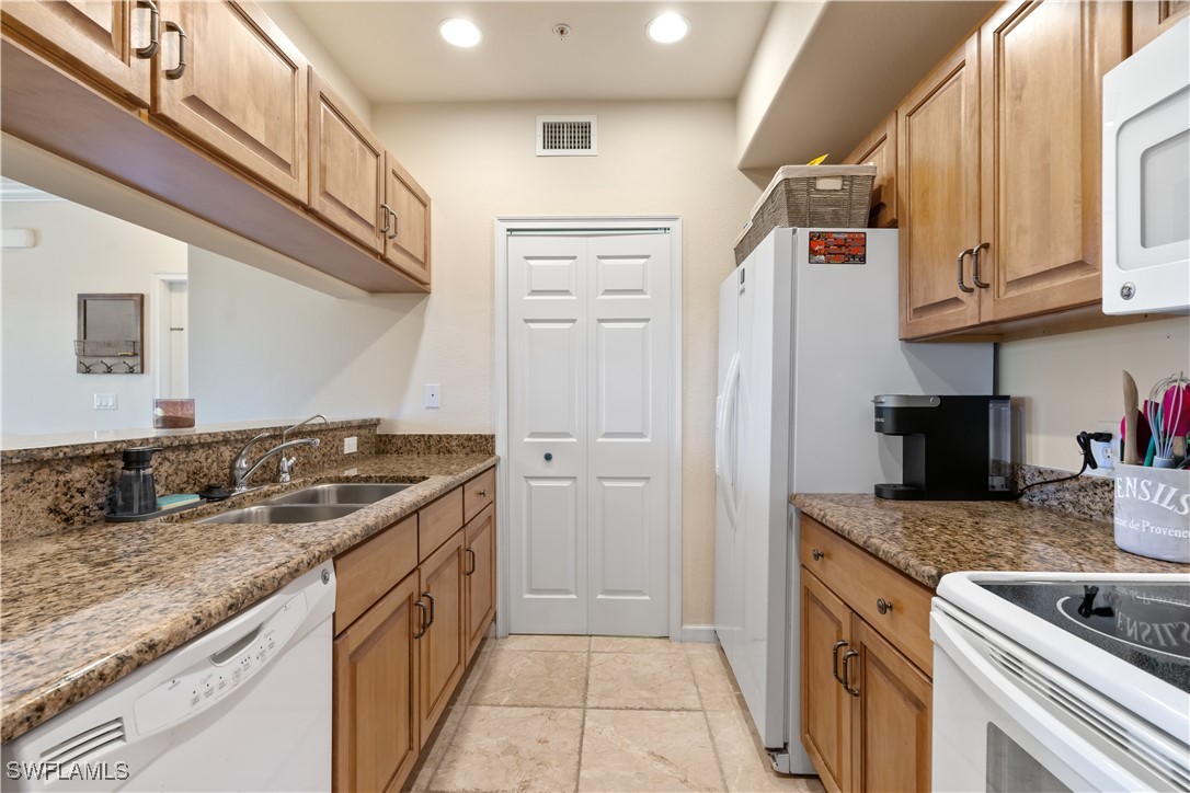 13100 Bella Casa Cir 339 Property Photo 15