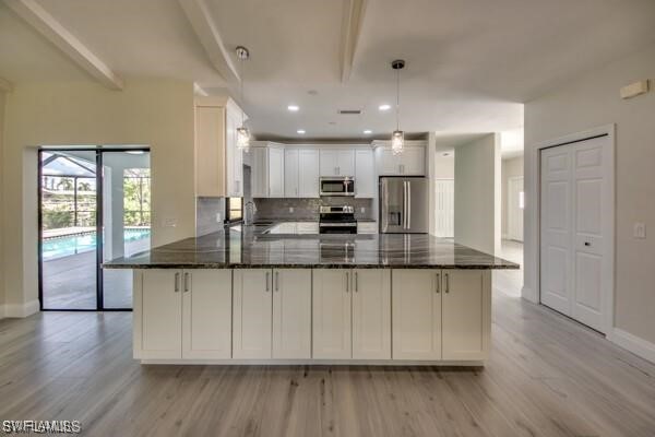 711 Se 33rd Ter Property Photo 4