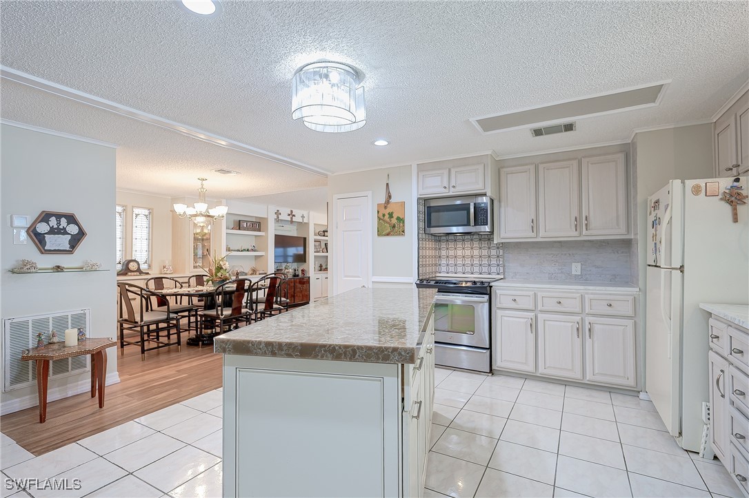 149 Kim Dr 149 Property Photo 4