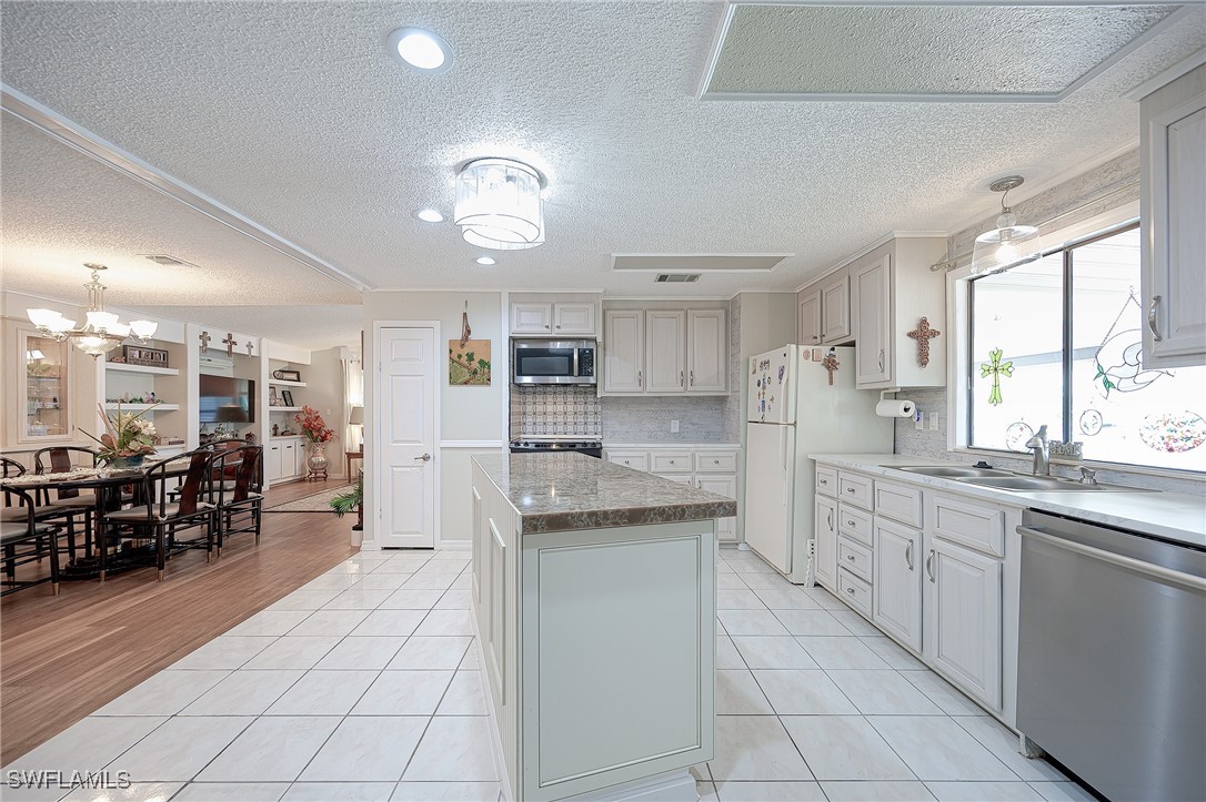 149 Kim Dr 149 Property Photo 5