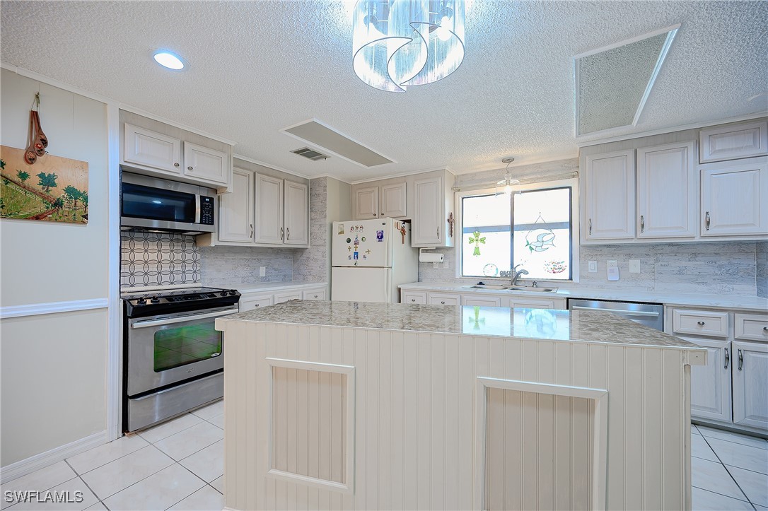 149 Kim Dr 149 Property Photo 6