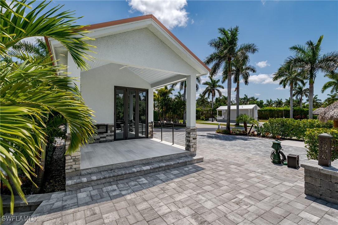 13613 Snapper Ln Property Photo 2