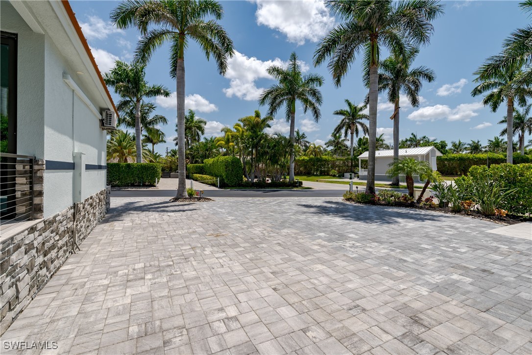 13613 Snapper Ln Property Photo 21