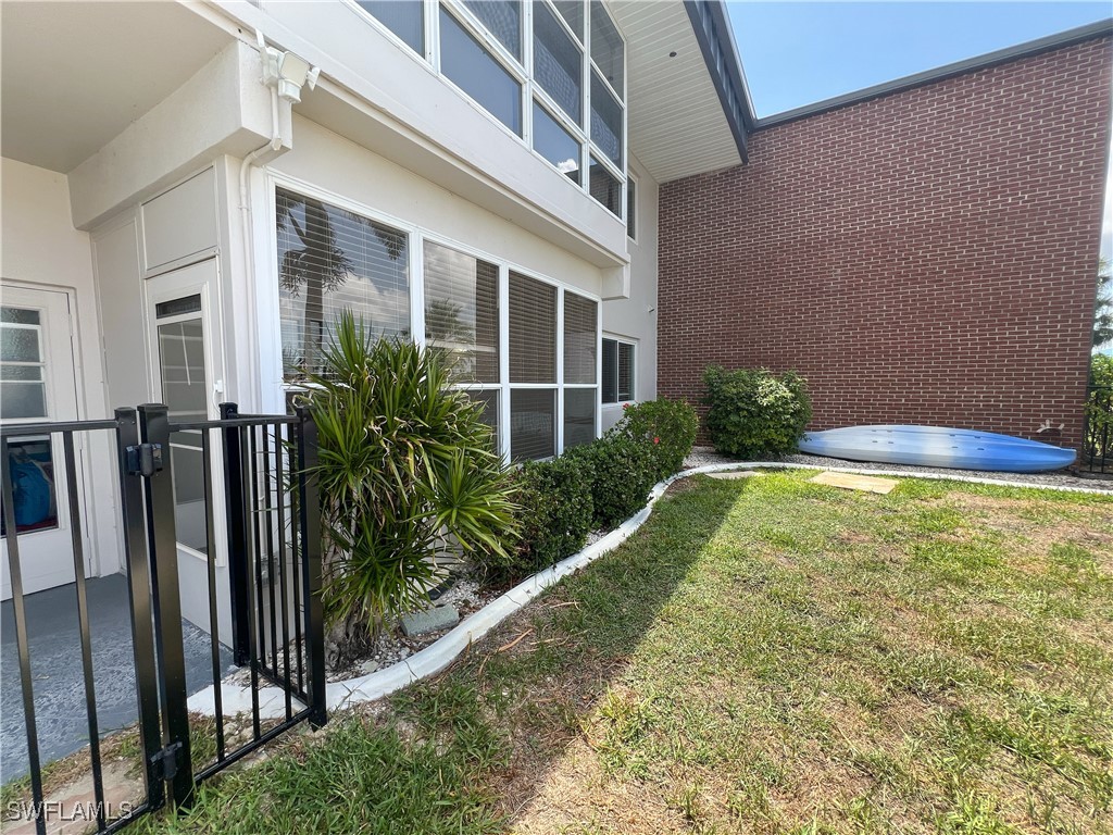 632 Victoria Dr 103 Property Photo 1