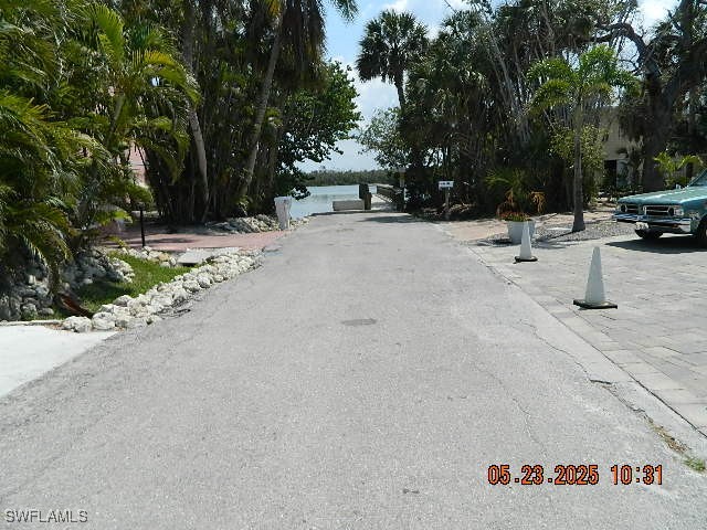 166-168 Coconut Dr Property Photo 3