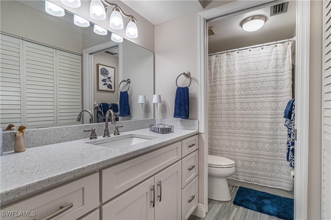 7430 Lake Breeze Dr 403 Property Photo 11