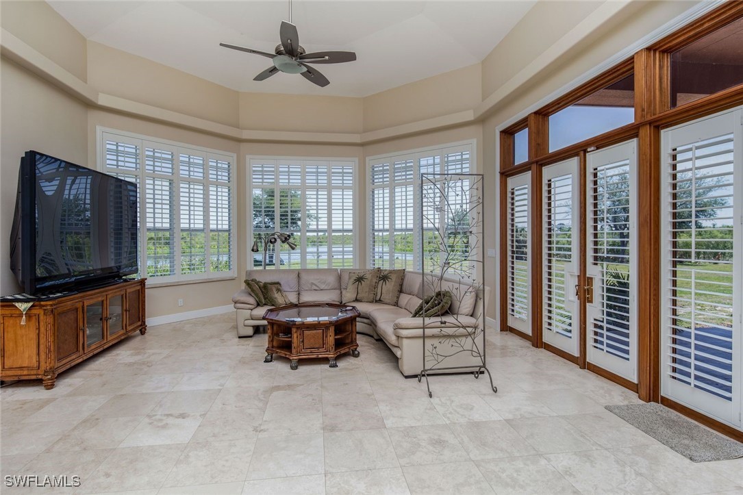 37511 Washington Loop Rd Property Photo 14