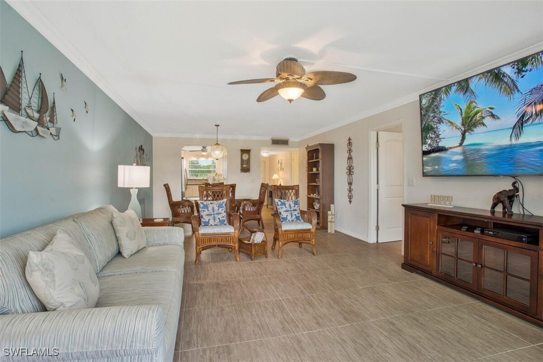 4372 27th Ct Sw 2-102 Property Photo 1