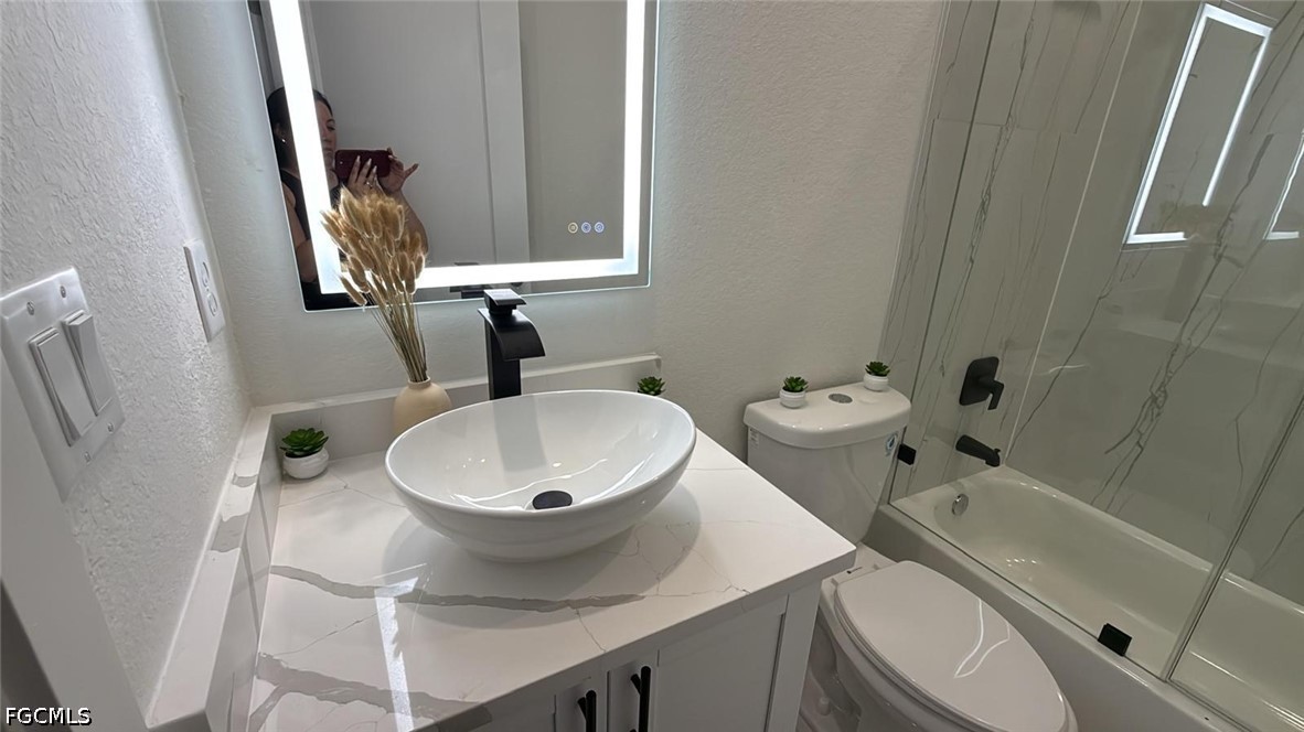 6010 Acorn Cir Property Photo 6