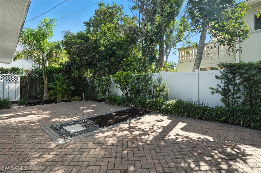 721 9th ST S 4 Property Photo 1