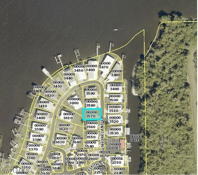357 Shoreland Dr Property Photo 3