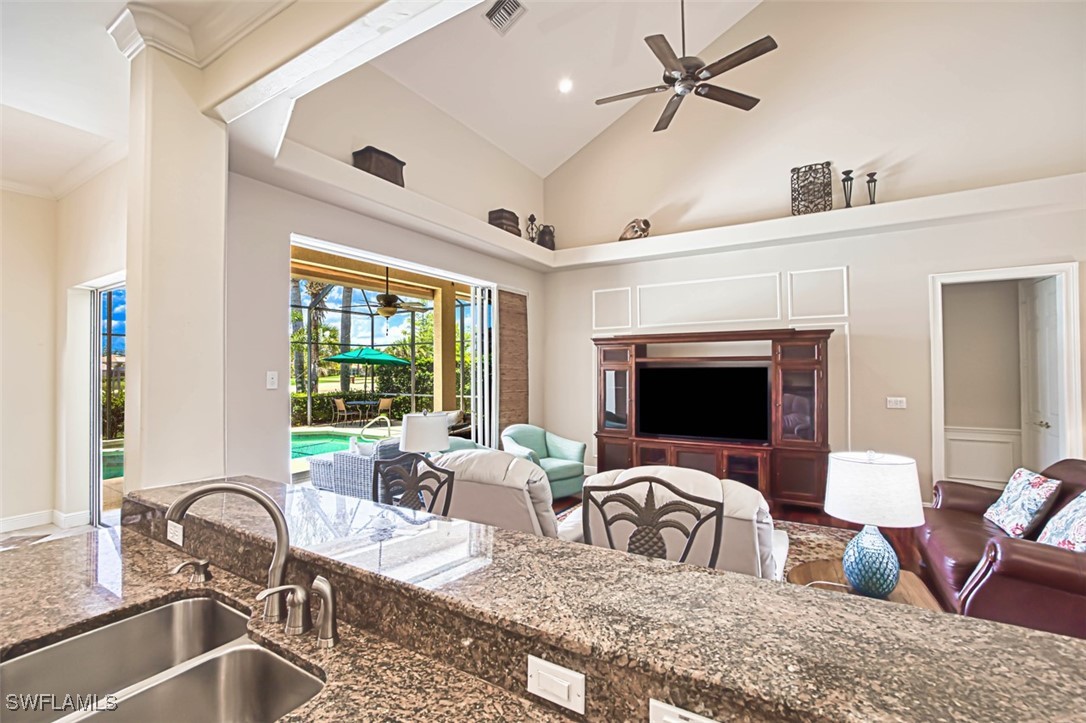 9098 Links Dr Property Photo 18