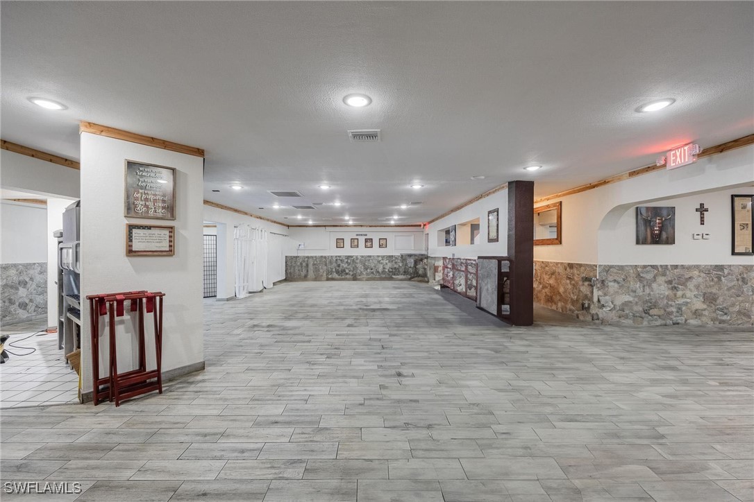 93 S Hall St Property Photo 4