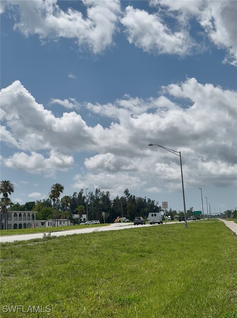 2536 N Tamiami Trl Property Photo 5