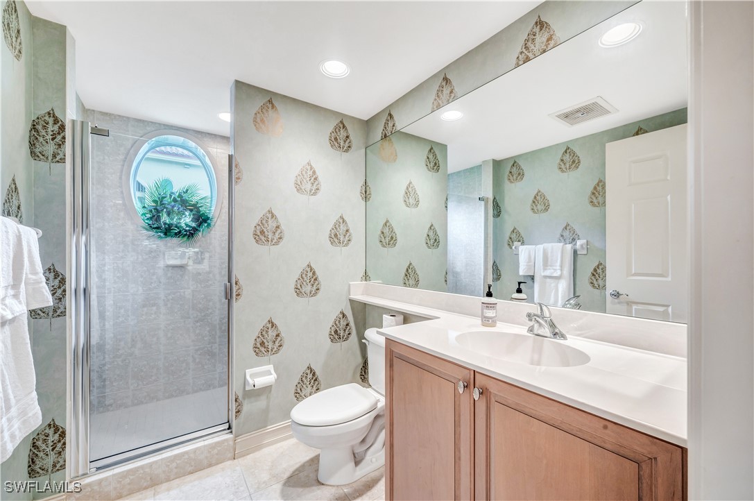 2748 Tiburon Blvd E C-301 Property Photo 13