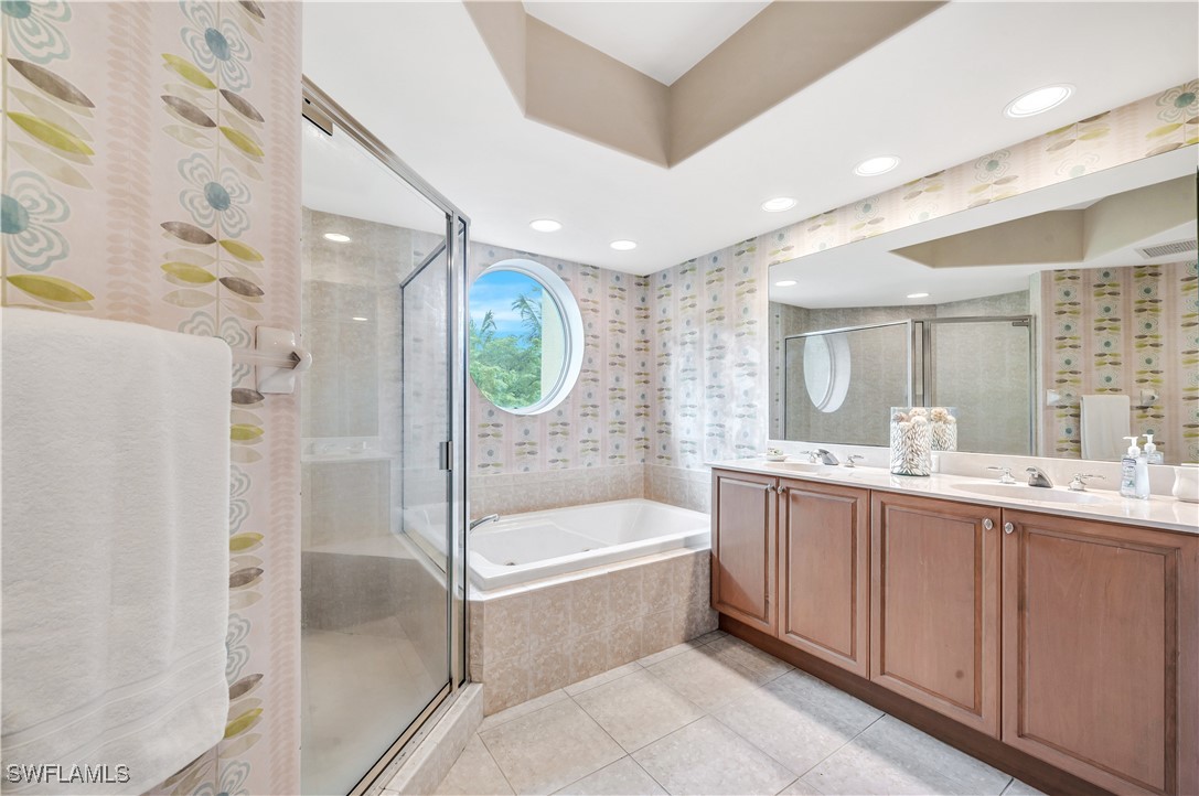 2748 Tiburon Blvd E C-301 Property Photo 20