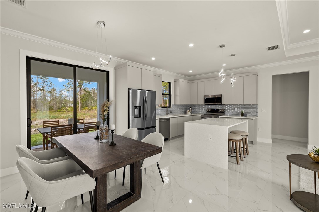 3587 18th Ave Se Property Photo 10