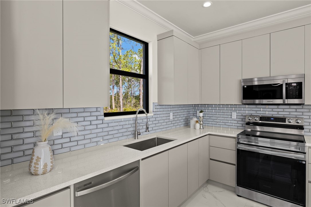 3587 18th Ave Se Property Photo 14