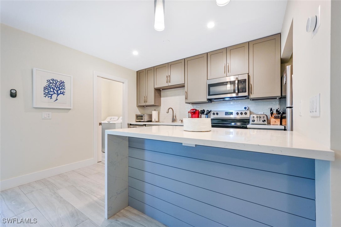 788 Park Shore Dr G17 Property Photo 20