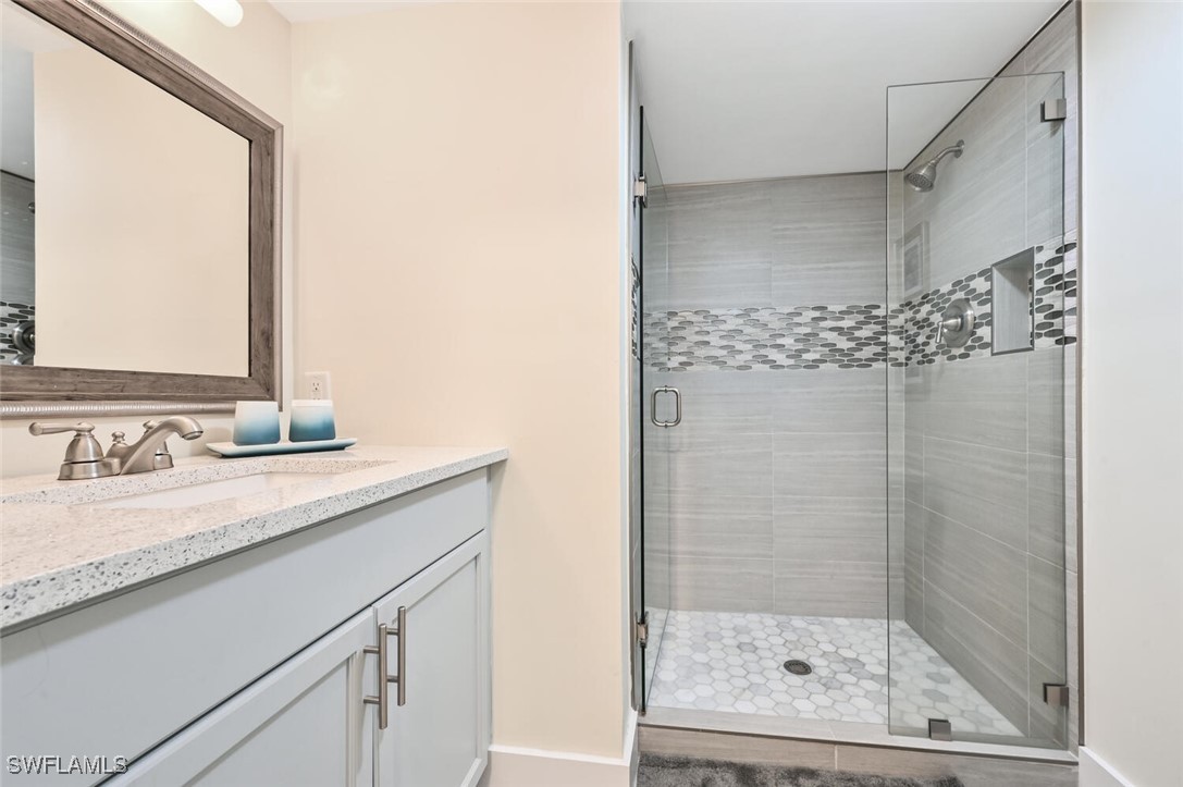 788 Park Shore Dr G17 Property Photo 32