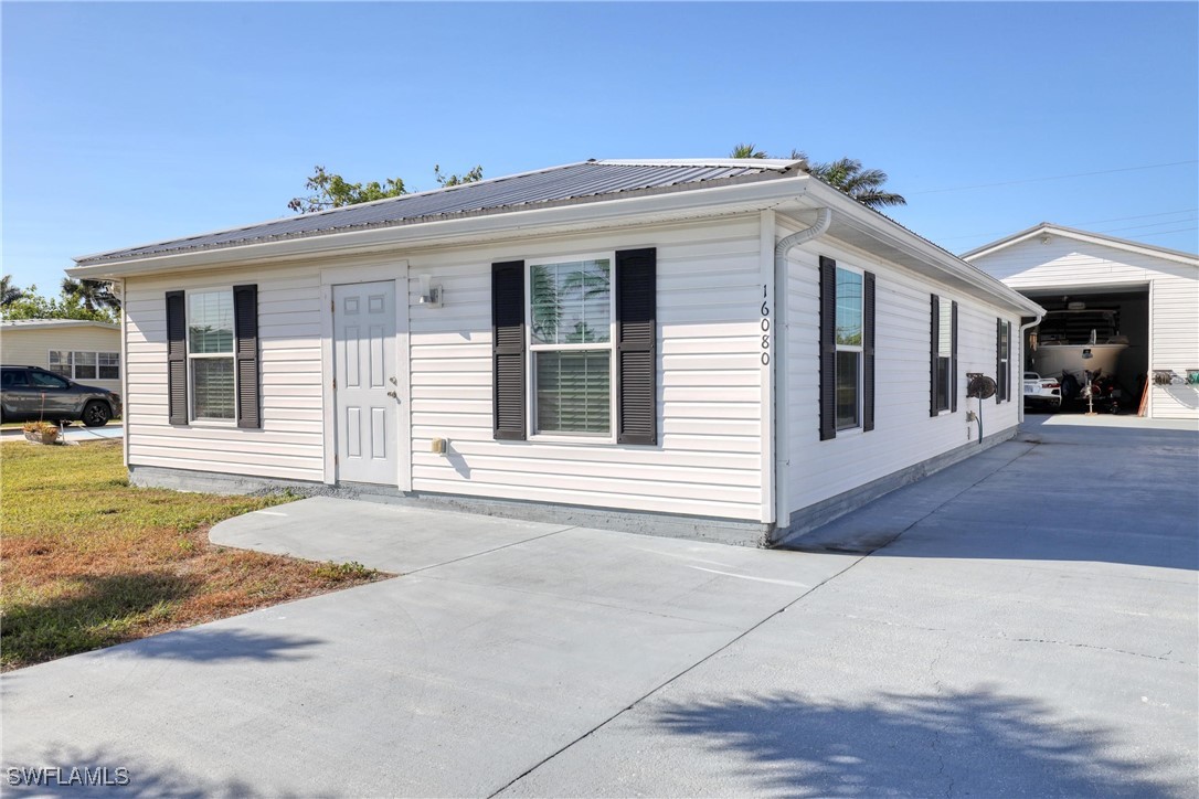 16080 Siesta Dr Property Photo 14