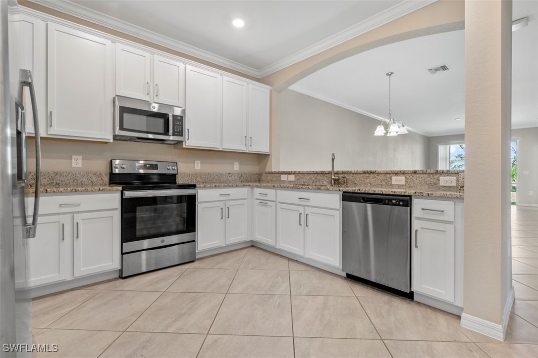 4264 Lemongrass Dr Property Photo 3