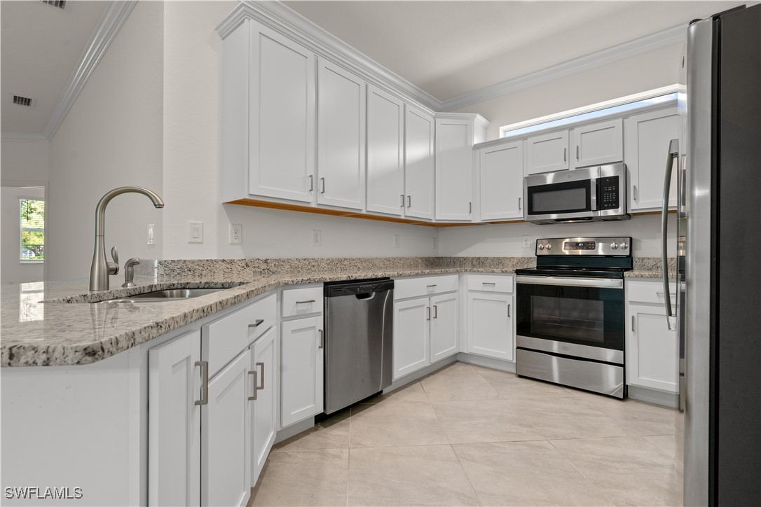 4240 Lemongrass Dr Property Photo 6