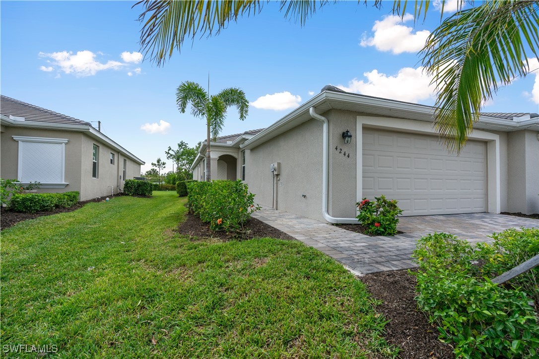 4244 Lemongrass Dr Property Photo 2
