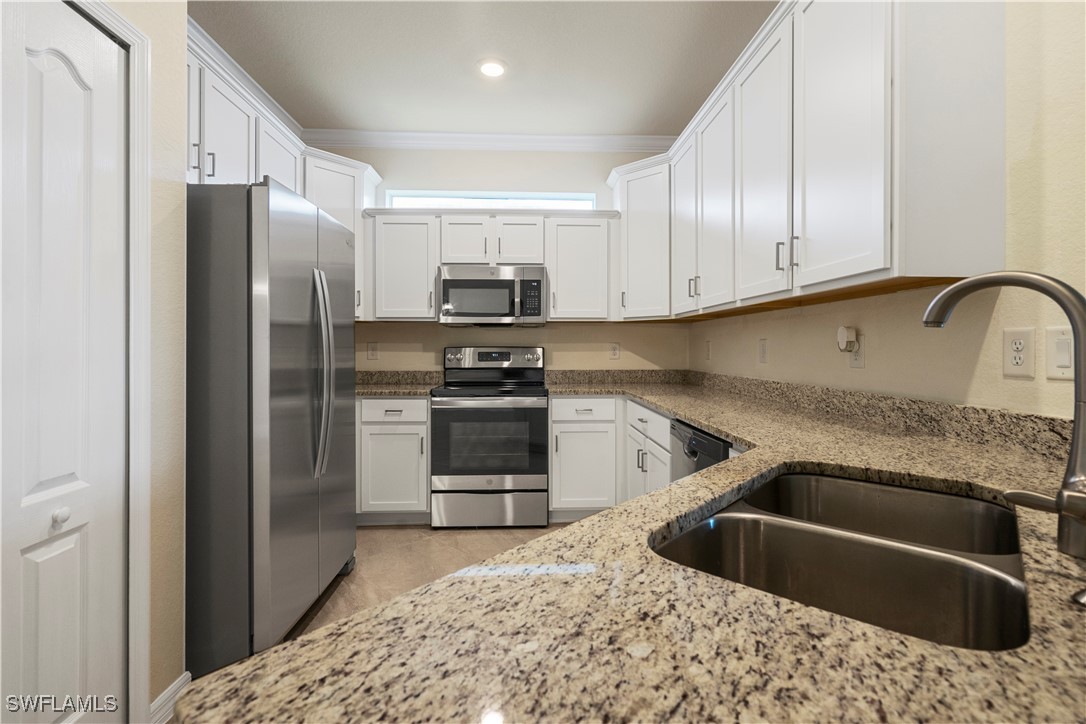 4244 Lemongrass Dr Property Photo 6