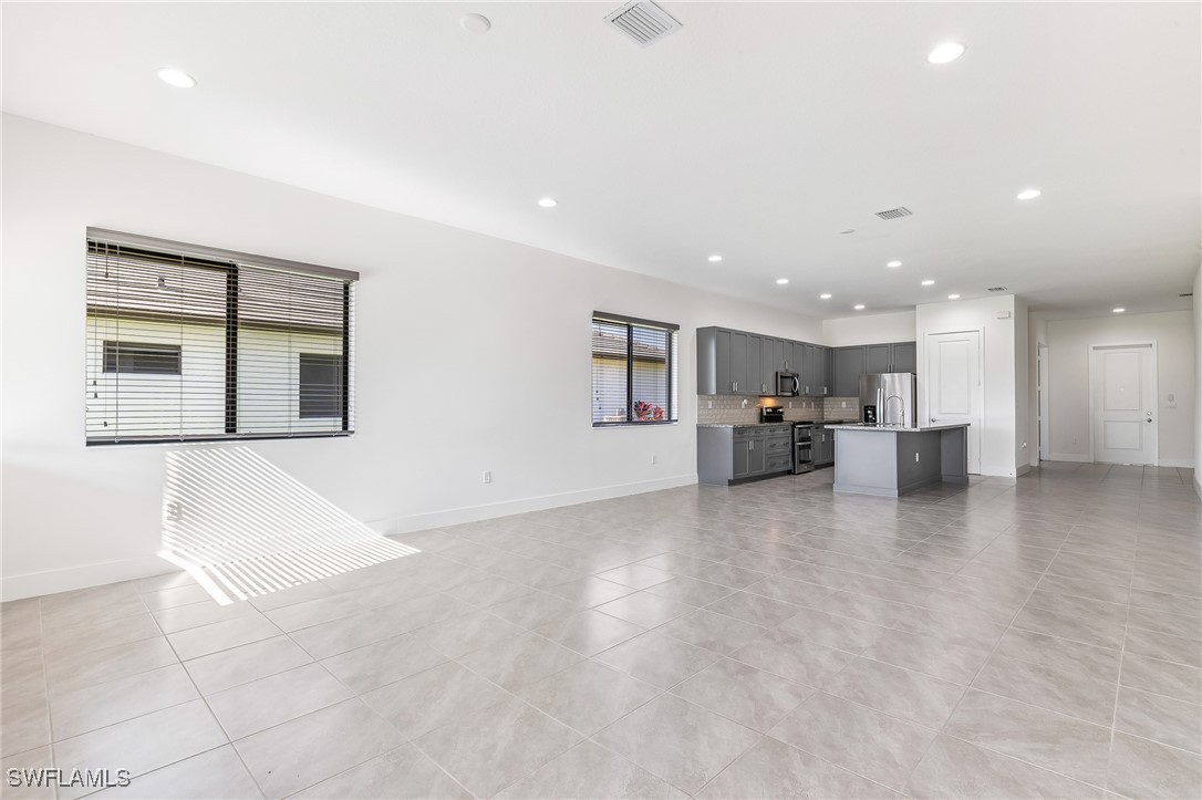 5080 Isidora Ln Property Photo 4