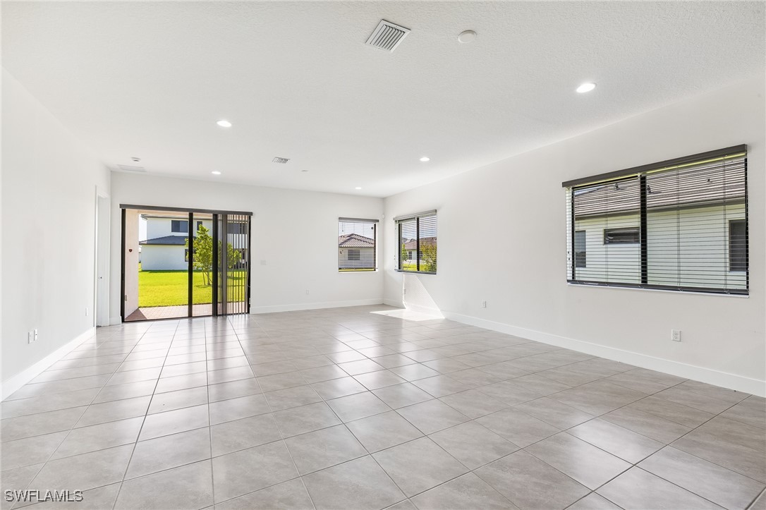 5080 Isidora Ln Property Photo 8