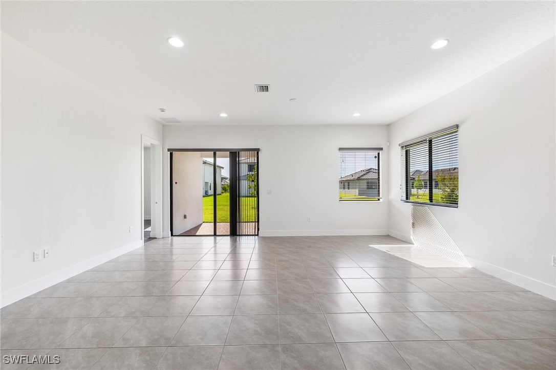 5080 Isidora Ln Property Photo 9