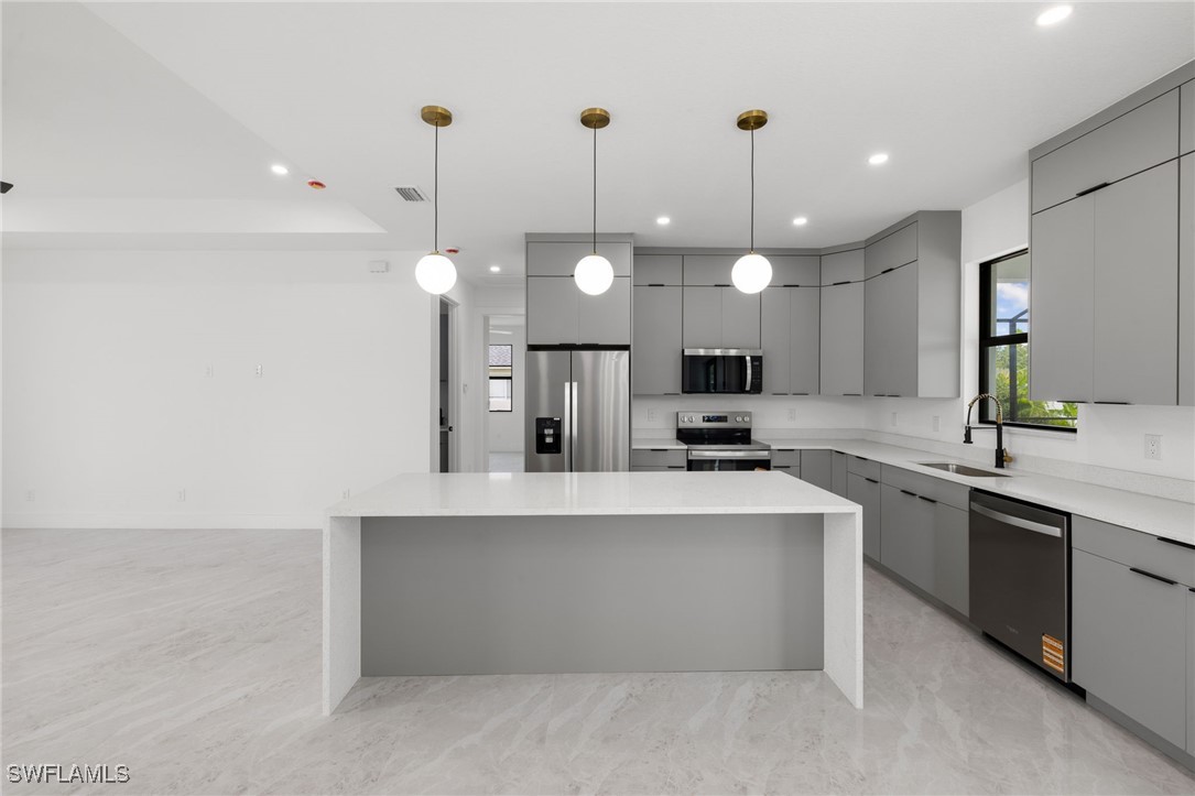 2507 Nw Embers Ter Property Photo 12