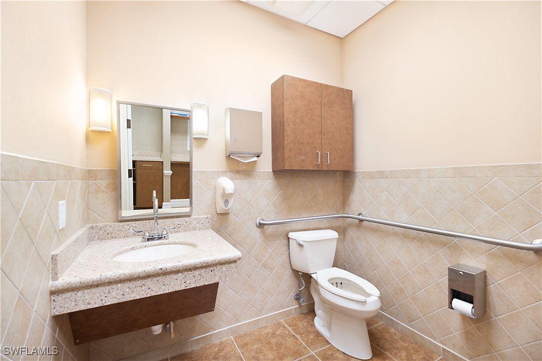 3021 Airport Rd N 103 Property Photo 28
