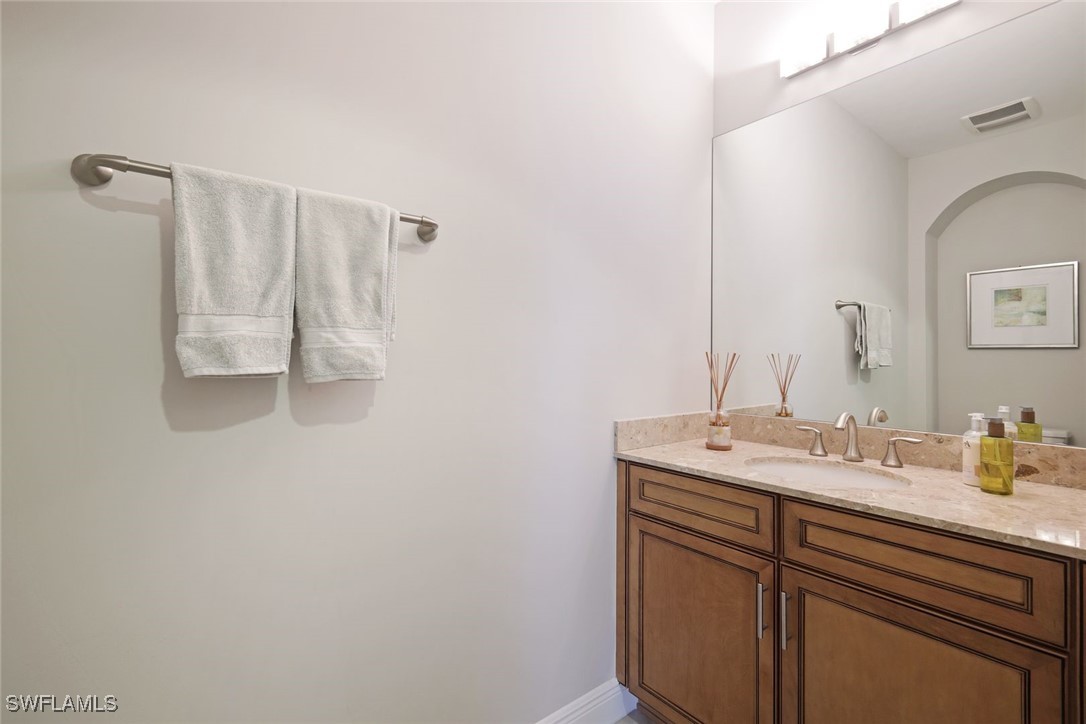 2751 Tiburon Blvd E 201 Property Photo 19
