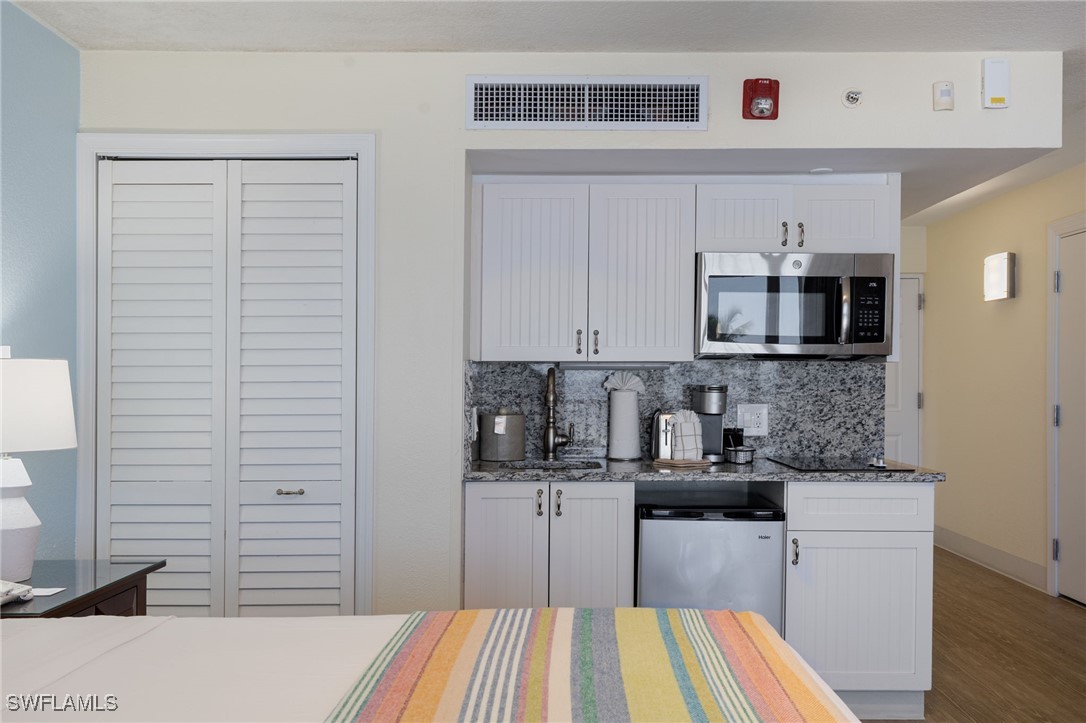 140 Estero Blvd 2302 Property Photo 6