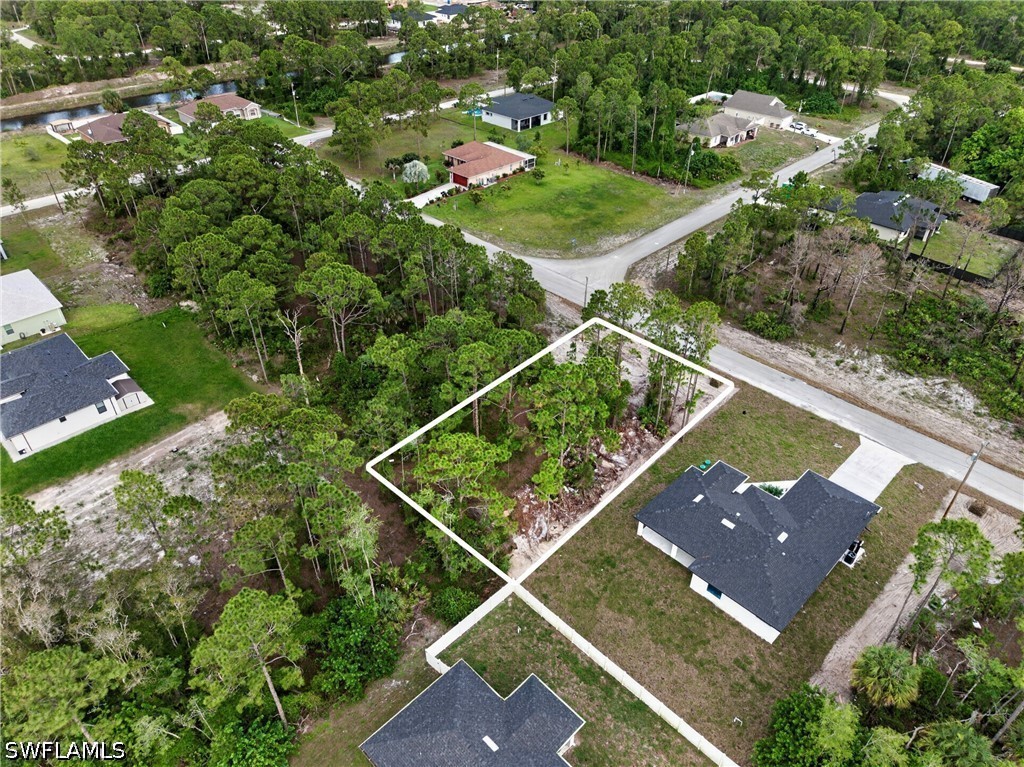665 Ladd St Property Photo 10