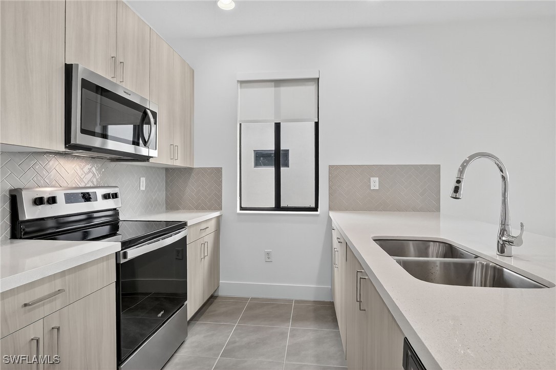 5265 Lamone Ln Property Photo 3