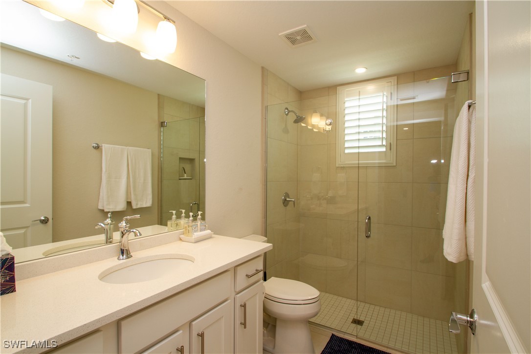 172 Indies Dr E 8-102 Property Photo 23